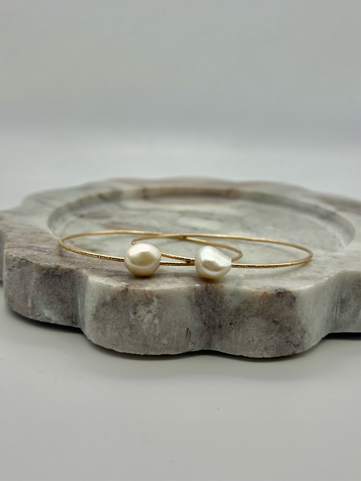 Hammered Pearl Bangle | Bracelet