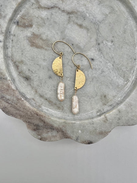 Drop Statement earrings with pearls and gold 