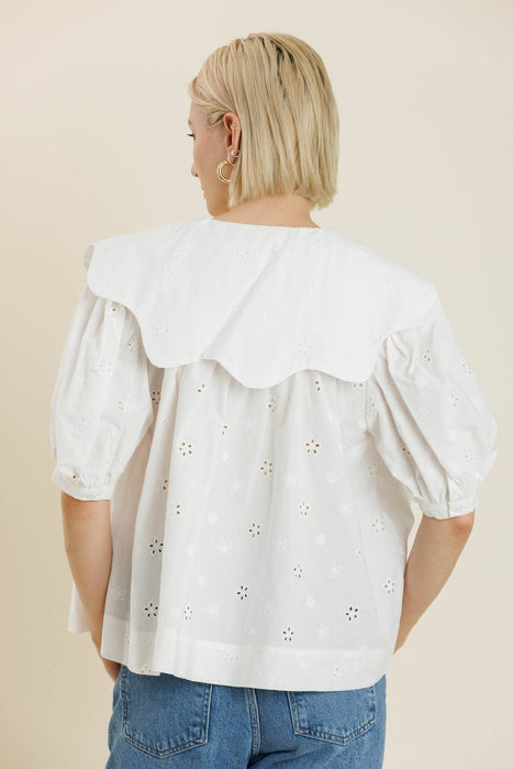 AT2119 - SCALLOP COLLAR BLOUSE