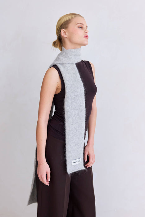 The Alpaca Skinny Scarf - Blizzard Grey