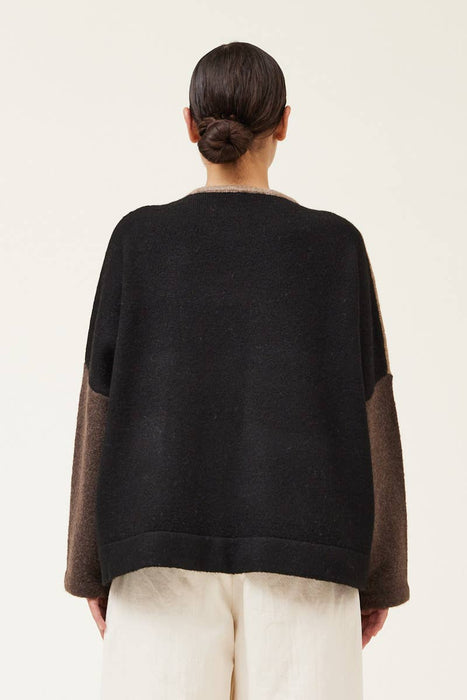 COLOR BLOCK PULLOVER