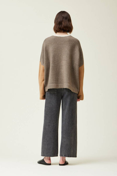 COLOR BLOCK PULLOVER