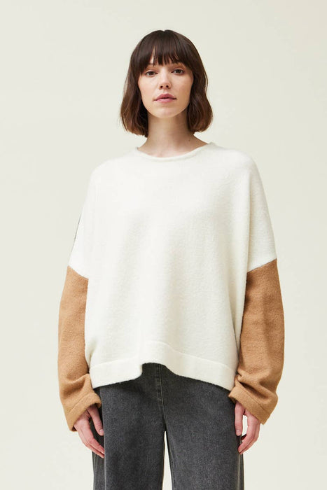 COLOR BLOCK PULLOVER