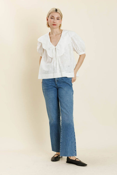 AT2119 - SCALLOP COLLAR BLOUSE