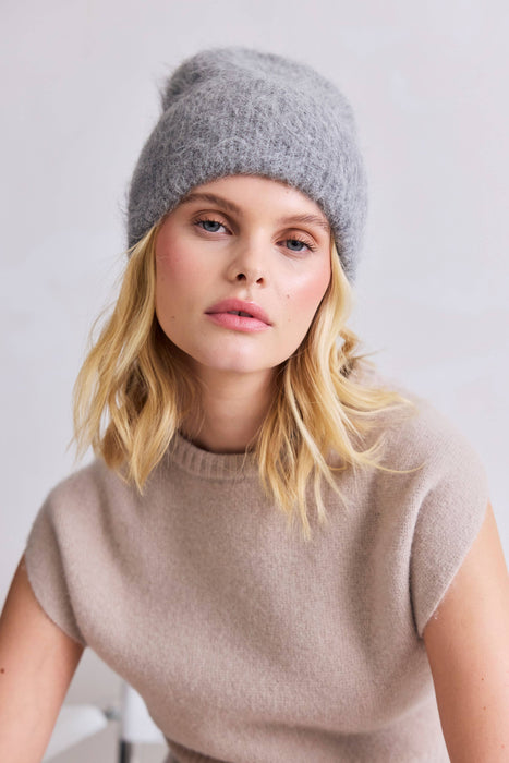 The Alpaca Beanie - Blizzard Grey